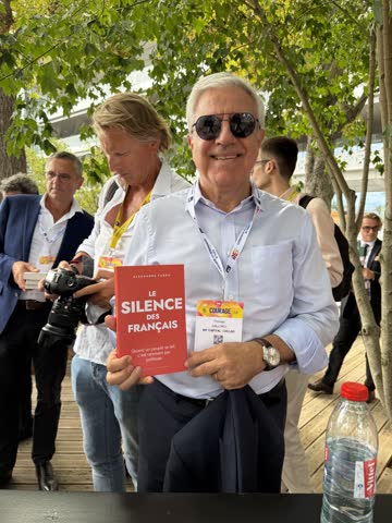 À La REF, le livre en main