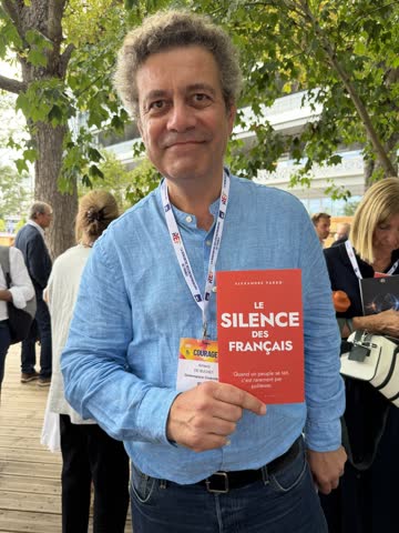 À La REF, le livre en main