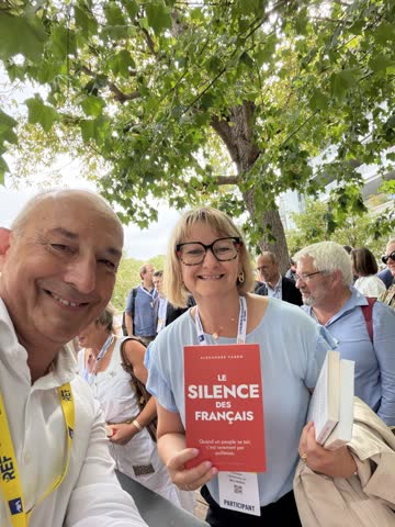 À La REF, le livre en main avec Alexandre Farro