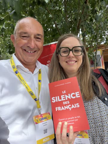 À La REF, le livre en main avec Alexandre Farro