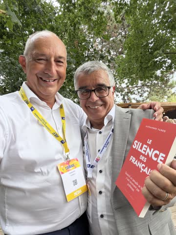 À La REF, le livre en main avec Alexandre Farro